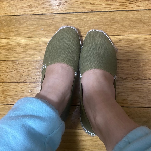 Olive green espadrilles - Picture 2 of 4